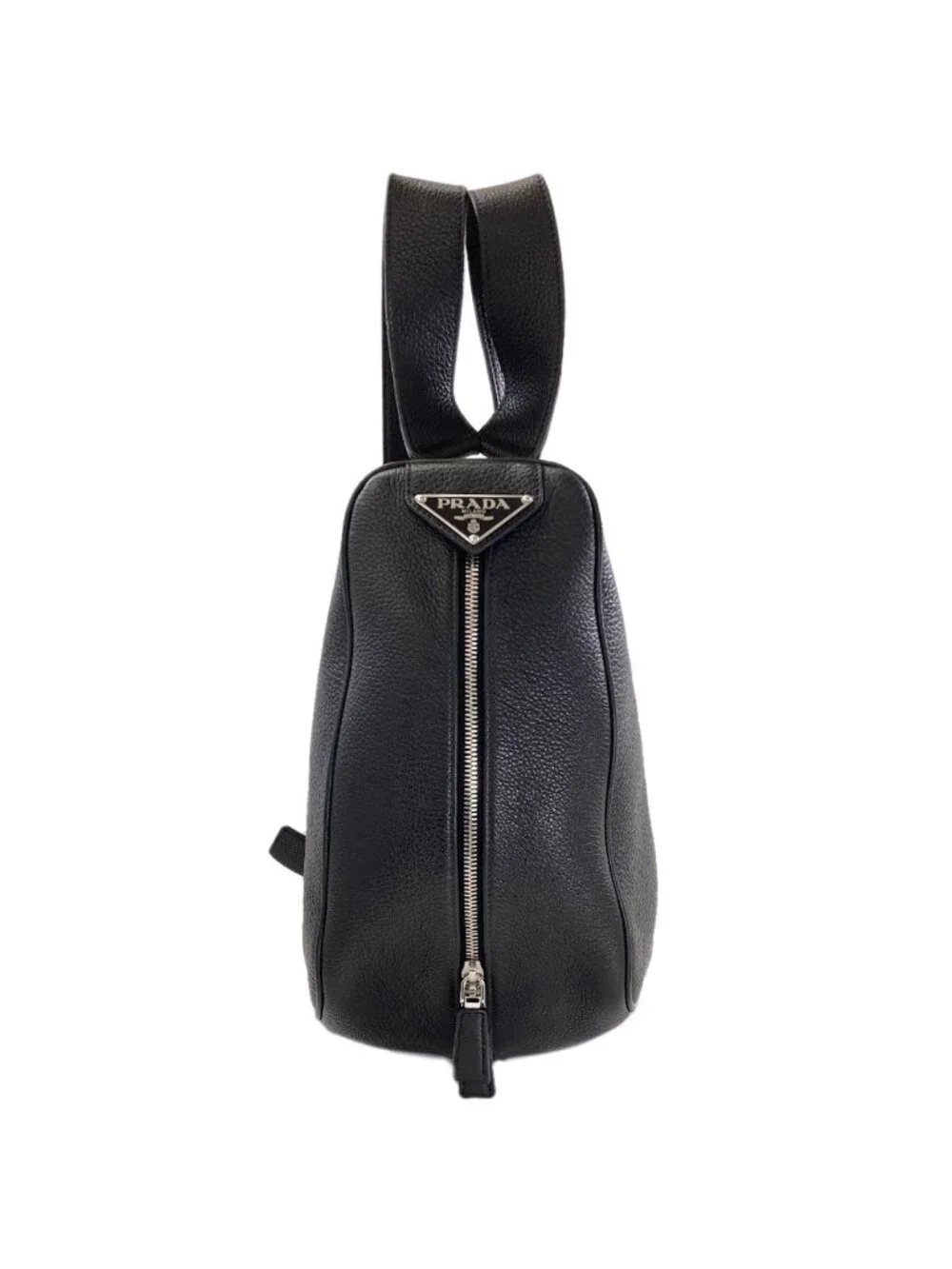 lululemon city adventurer backpack 12l Nano, Chrome/Pow Pink Light Fashion laborday Color:Tan leather A guest wears a